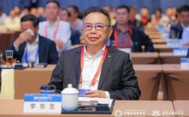 TCL 首创
人李东生：中国企业的环球
化履历
了这三个阶段