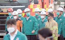 韩国电池工厂发生庞大
火警
变乱
已致22人罹难
，韩媒：大概
又是“人祸”