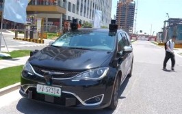 上海发放首批完全无人载人车牌照：免费体验无人驾驶出租车