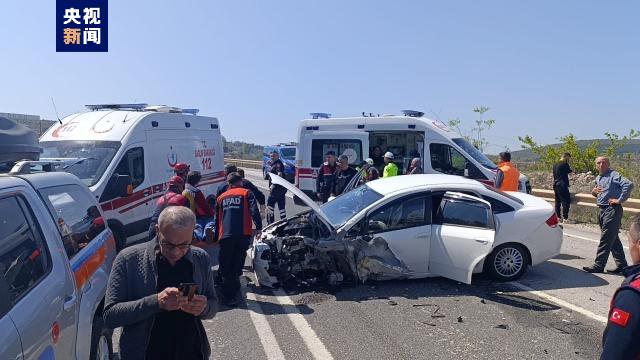 土耳其4天内发生三千多起交通事故 超五千人伤亡 土耳其4天内发生三千多起交通变乱超五千人伤亡 时时快讯