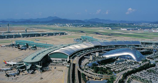 韩国航班空中骤降6000多米，13人紧急送医！氧气面罩弹出、多人被吓哭，现场曝光 韩国航班空中骤降6000多米，13人告急送医！氧气面罩弹出、多人被吓哭，现场曝光 时时快讯