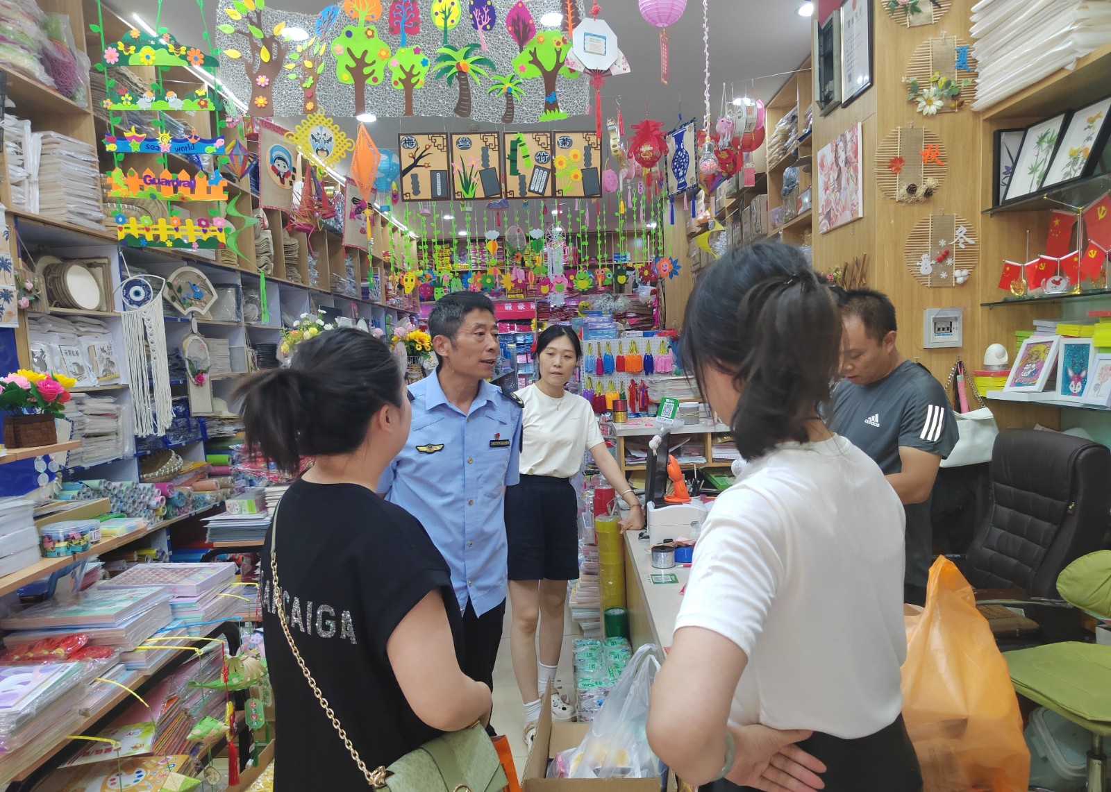 兰州市城关区市场羁系
局连合多部分
开展共青团、少先队标记
标识规范利用
专项整治举措
 时时快讯