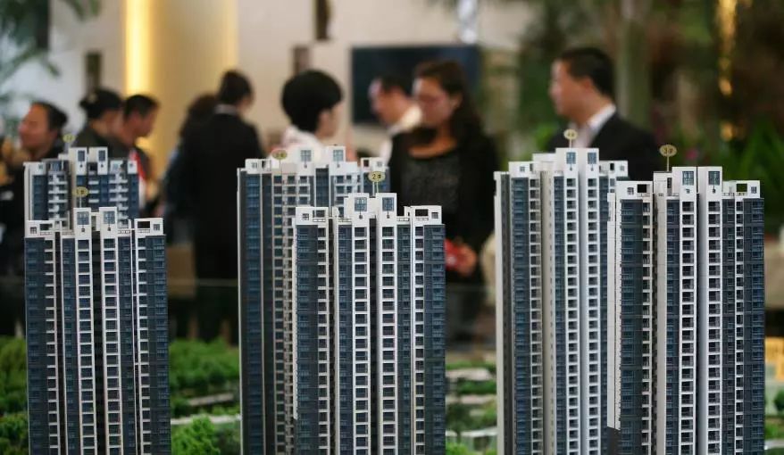 降首付降利率、提高贷款额度 多地继续优化楼市政策 降首付降利率、进步
贷款额度 多地继承
优化楼市政策 时时快讯
