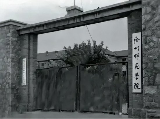 “医药女王”钟慧娟的进阶之路：从化学老师，到日赚1.67亿 “医药女王”钟慧娟的进阶之路：从化学老师，到日赚1.67亿 时时快讯